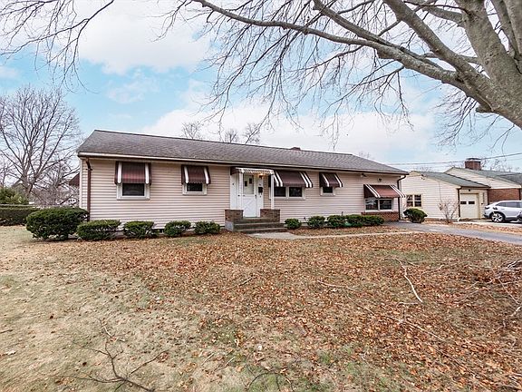 3rd image of 51 Pincushion Rd