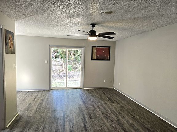 2nd image of 7 E Crestwood Cir