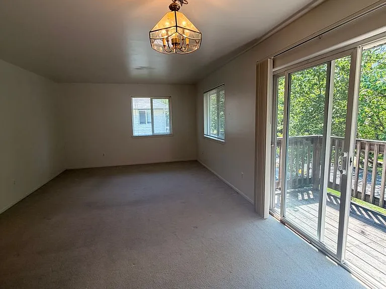 1683 Ono Ave — Photo 5