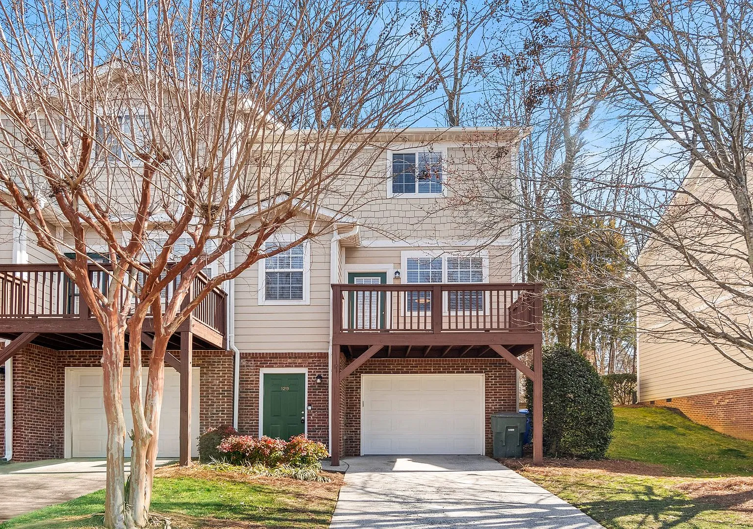 Beautiful Updated Townhouse located in Iredell County! 2BR/2.5BA Garage — Photo 1