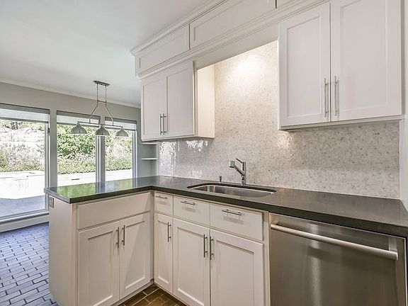 5th image of 5210 Braesvalley Dr