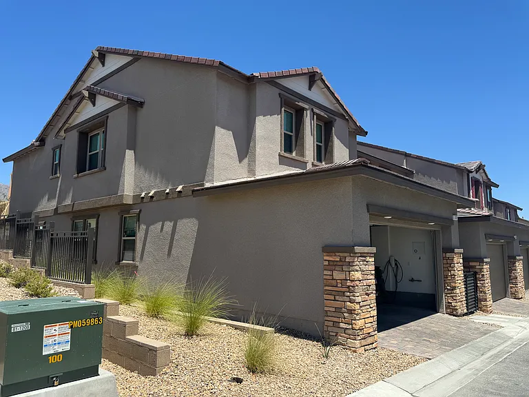 Cinder Cone Ln — Photo 34