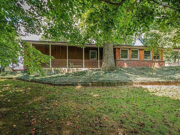 4th image of 268 Woodland Dr