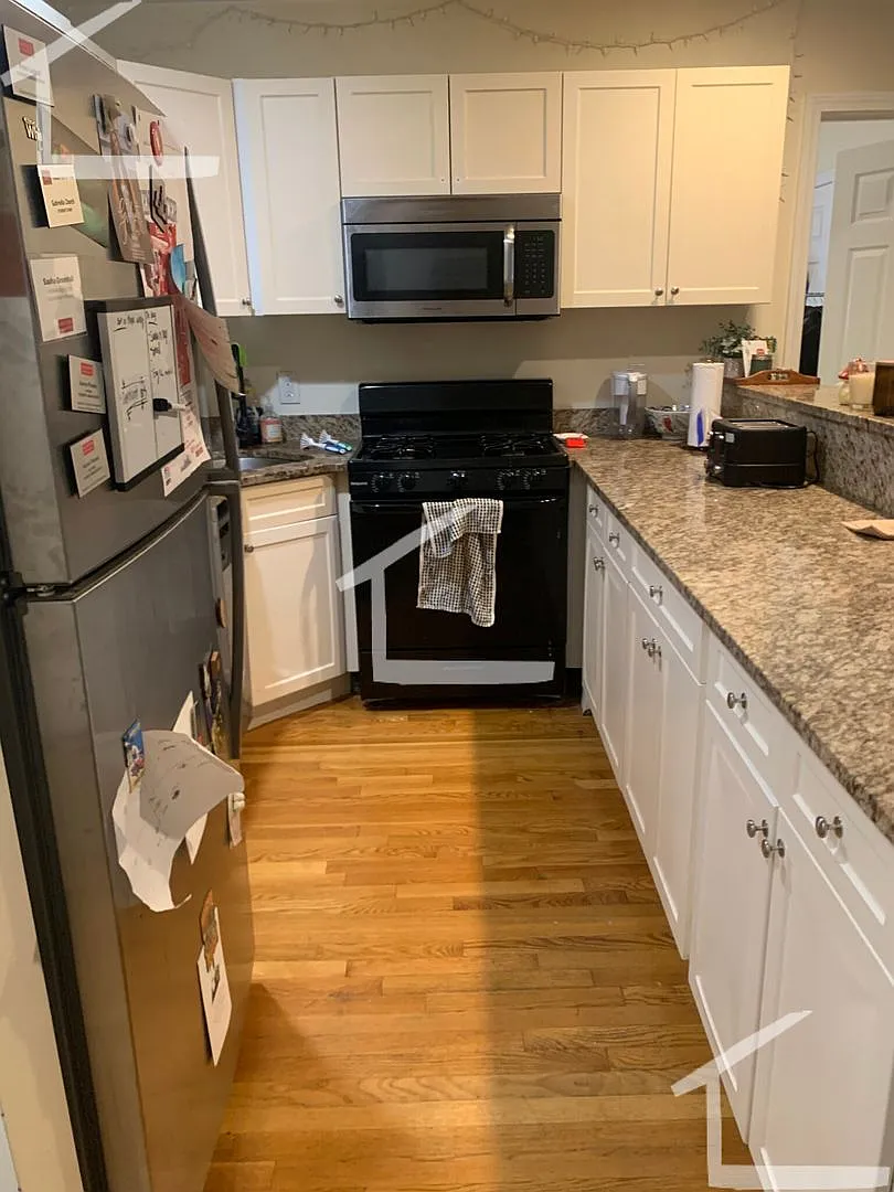Nicely updated 3 bed near Coolidge Corner and BU! — Photo 1