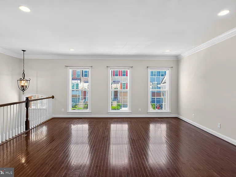 25450 Hopton House Ter — Photo 34