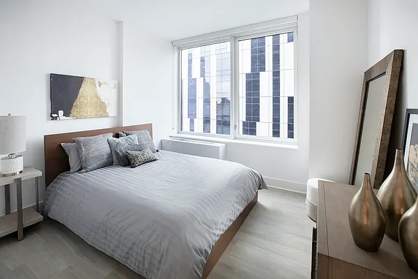 Rented by Red Apple Group | media 10