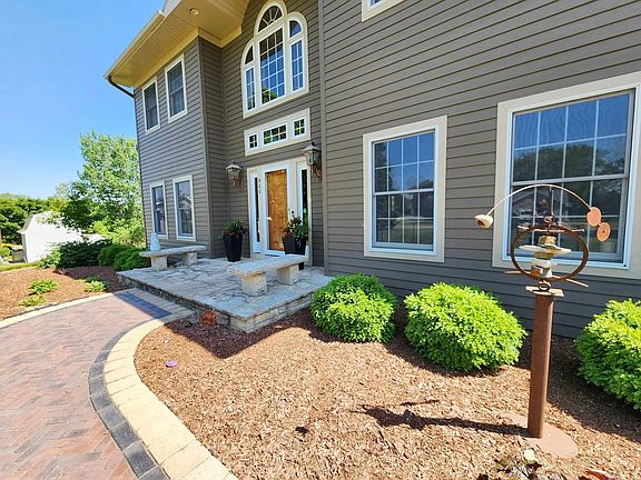 2nd image of 500 Tanglewood Dr