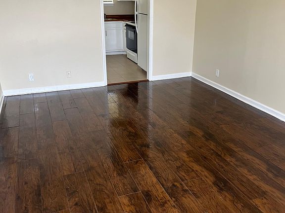 2nd image of 3636 Willow Creek Ct
