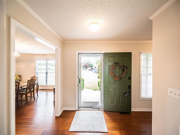3rd image of 130 Cassie Cir