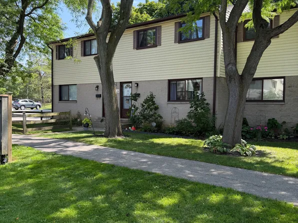 825 Dundalk Dr #26, London, ON N6C 3V6