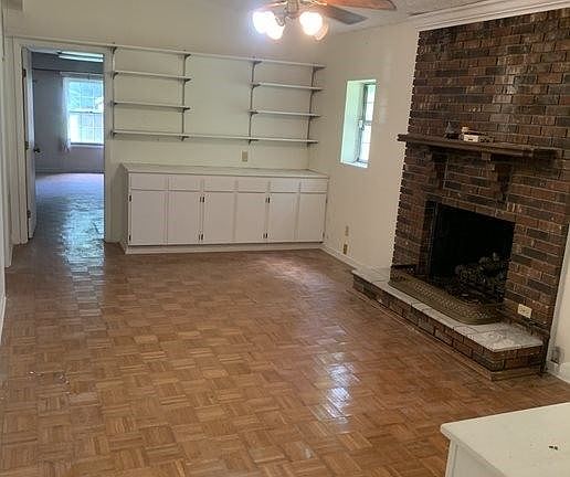 3rd image of 3772 Woodward Dr