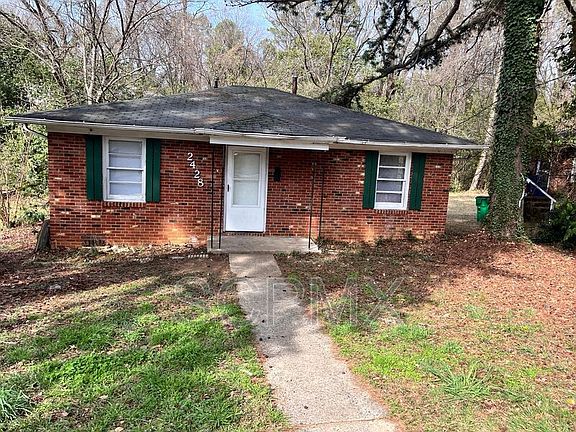 2nd image of 2428 Crestview Dr