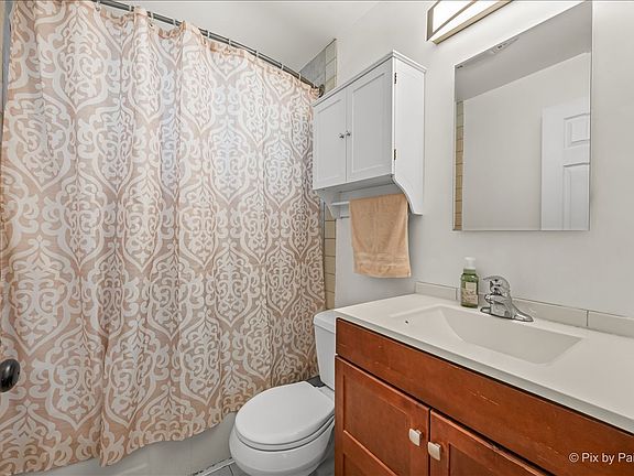 5th image of 227 N Elmwood Ave