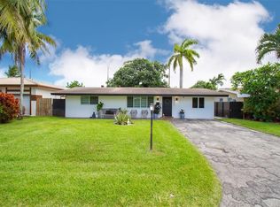 7700 NW 15th St, Pembroke Pines, FL 33024