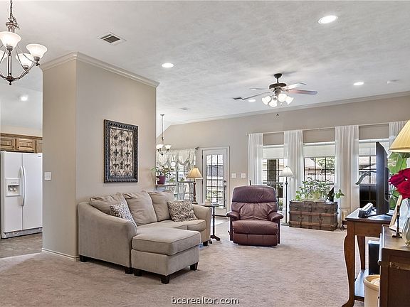 2nd image of 3902 Latinne Ln