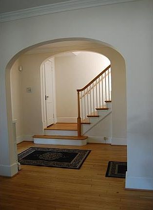 5th image of 212 W 29th St