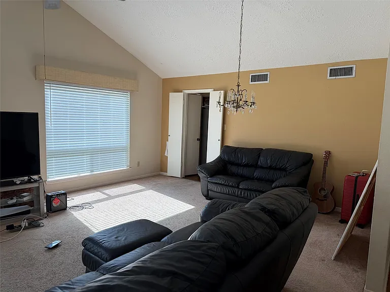 2535 Coopers Post Ln — Photo 2