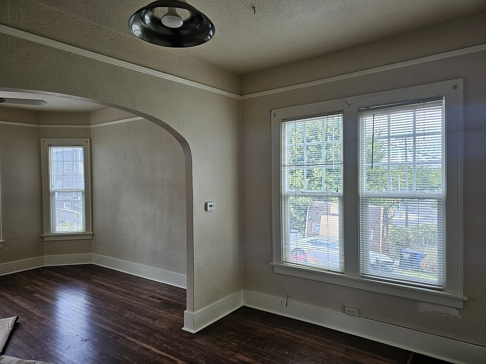 Dining/Living room