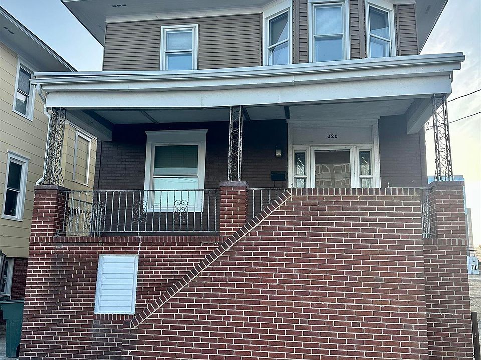 1st image of 220 Seaside Ave