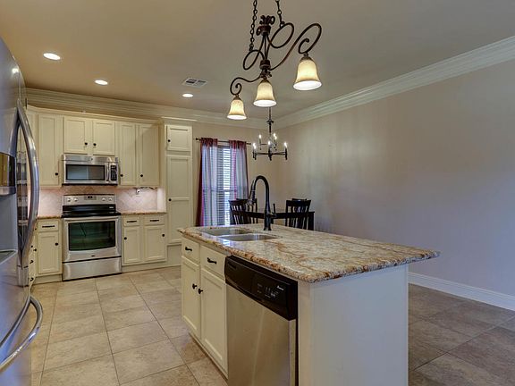 5th image of 152 Normandie Dr