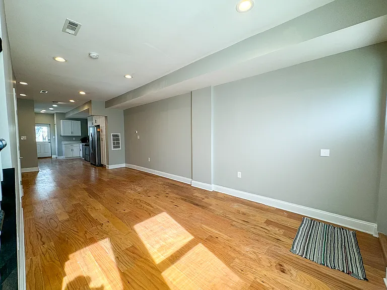 1838 Capitol Ave NE — Photo 3