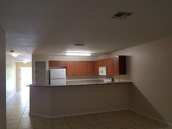 5th image of 4722/4724 14th St SW