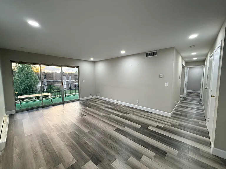1636 Mars Hill Dr — Photo 6