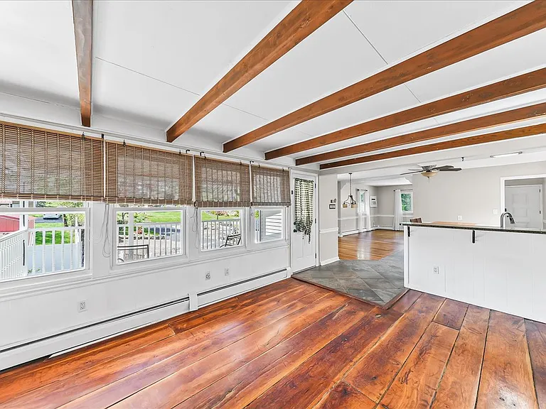 225 Chestnut St — Photo 14