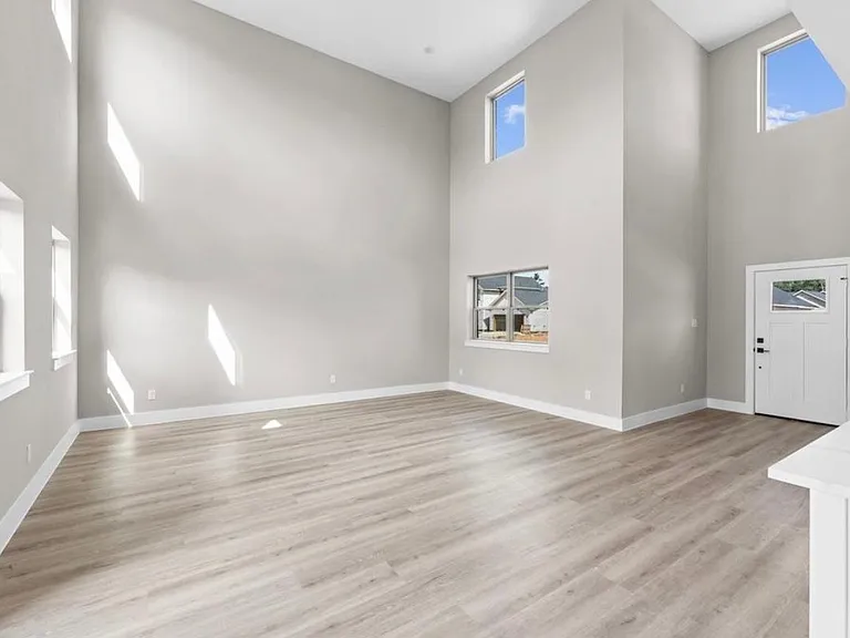 2518 Liguria Ln — Photo 10