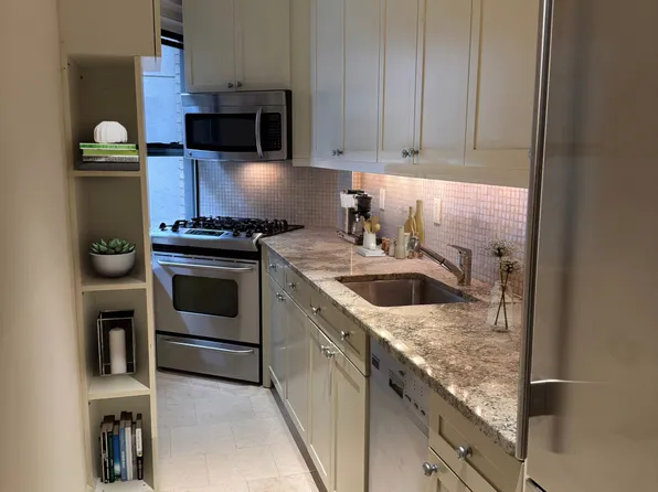 865 United Nations Plaza image 9 of 22