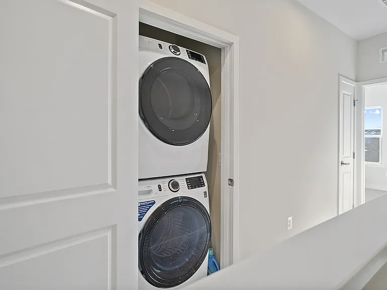 837 Lennox St — Photo 13