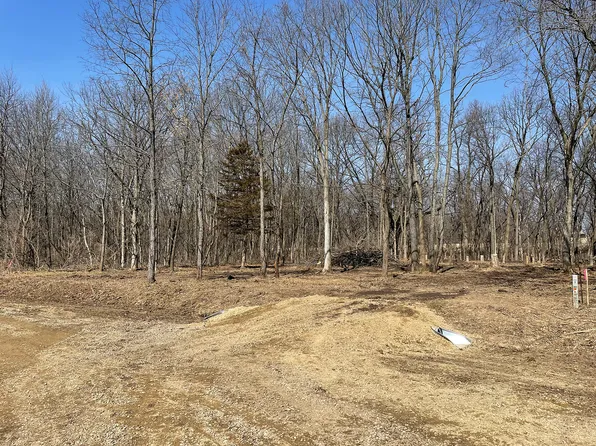 24 Cedar Ct #2-042, Putnam, IL 61560