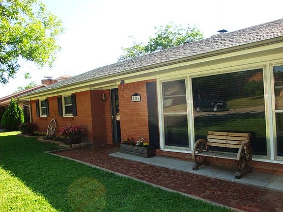 3rd image of 2006 Hiawatha Blvd