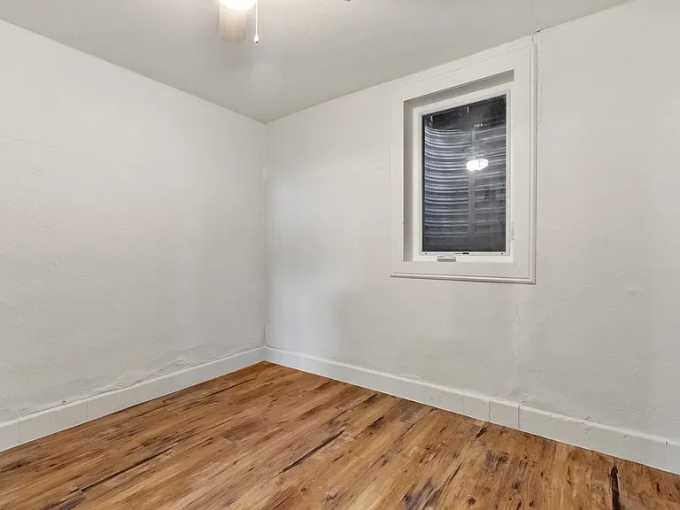 654 S Bryant St — Photo 10