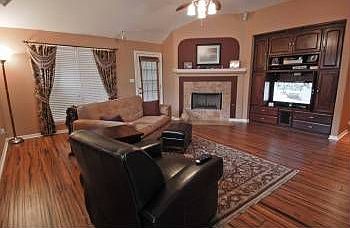 4th image of 1309 Brian Wood Dr