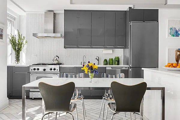 Sold by Compass | media 5