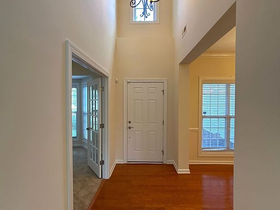 4th image of 16110 Cloverleaf Ct