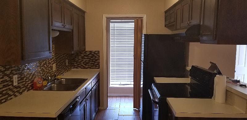 2nd image of 2403 Ventura Dr APT A