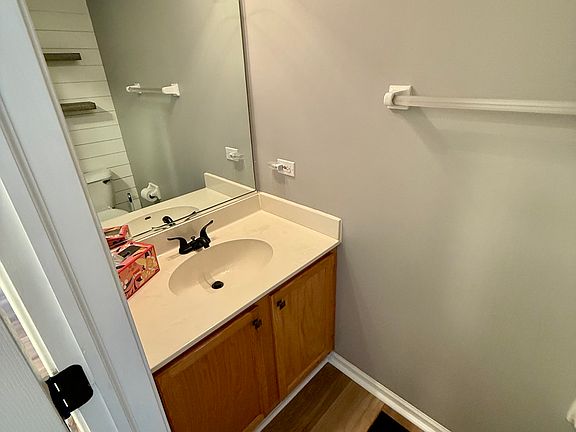 5th image of 368 S Jewel Ct
