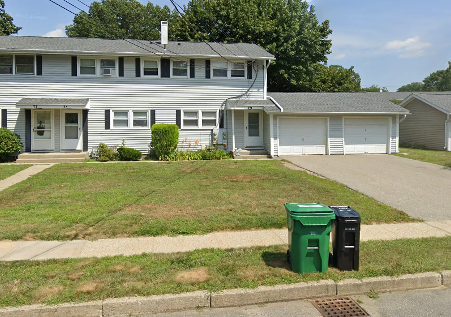 2 Bedroom, 1 Bathroom Condo Chicopee, MA — Photo 1