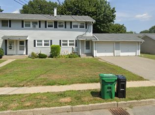 31 Partridge Ln, Chicopee, MA 01022