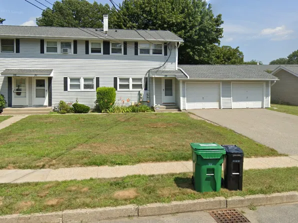 31 Partridge Ln, Chicopee, MA 01022