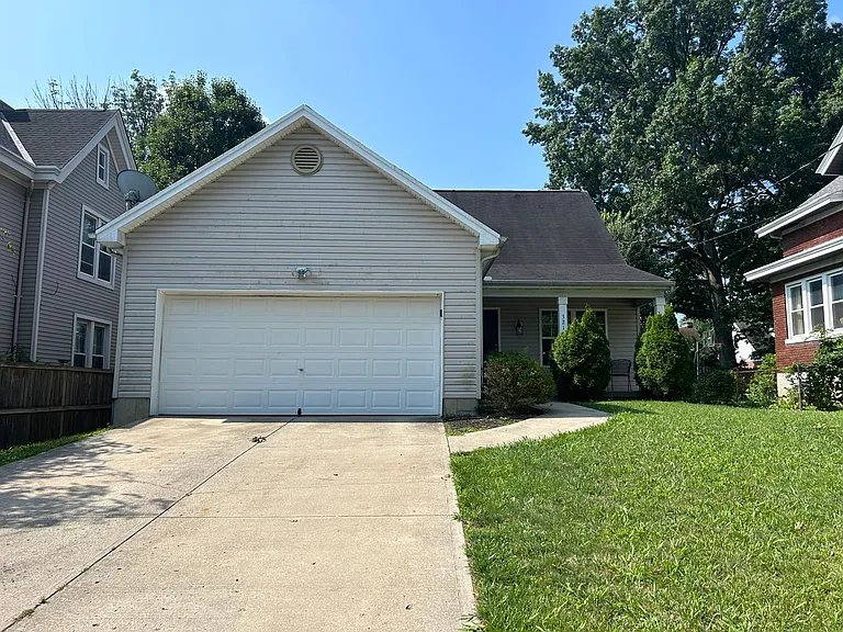 3217 Daytona Ave — Photo 1