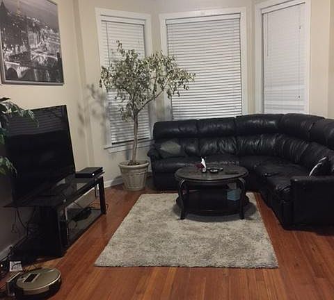 3rd image of 919 N Sacramento Blvd APT 2