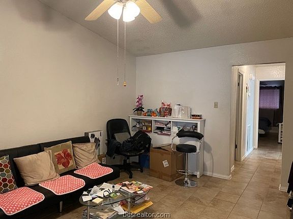 3rd image of 308-310 Amherst Cir