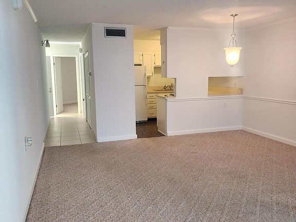 3rd image of 1071 EDGEWOOD Avenue S #102