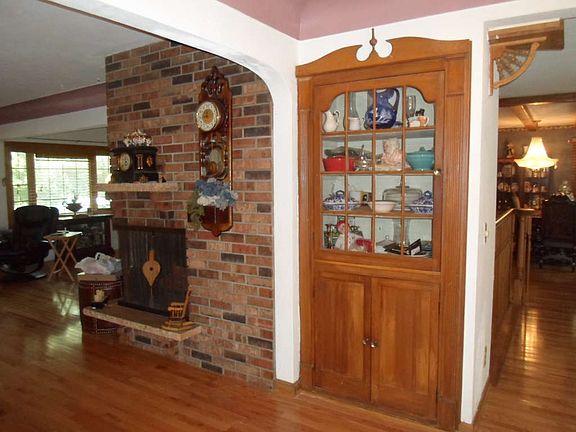 4th image of 2782 Edgerton St