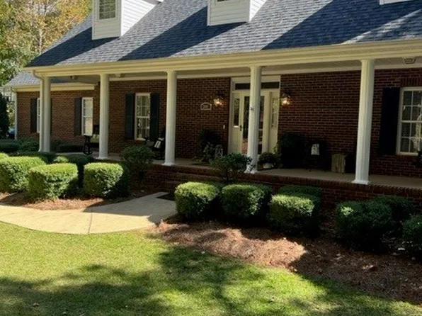 2001 Manila Dr, Seneca, SC 29672