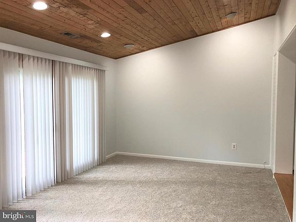 4th image of 8102 Wingfield Pl