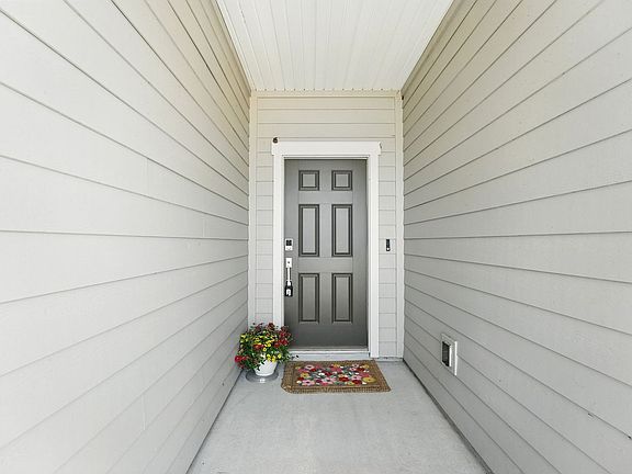 2nd image of 14656 Macadamia Ln